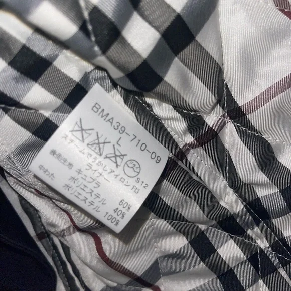 Preloved Burberry black label trench coat great condition size LARGE.
